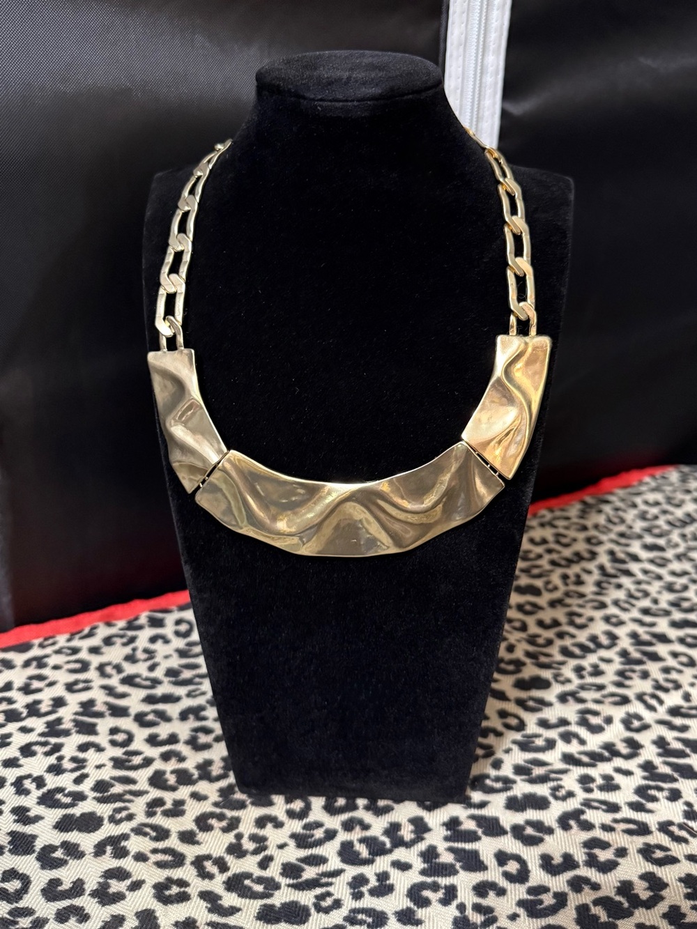 Chico’s Ciana Gold Tone Sculptural Bib Statement Necklace NWT ($55)